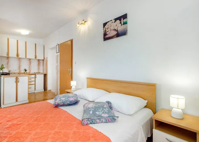 Апартаменты With A Parking Space Tribunj, Vodice - 6237 *